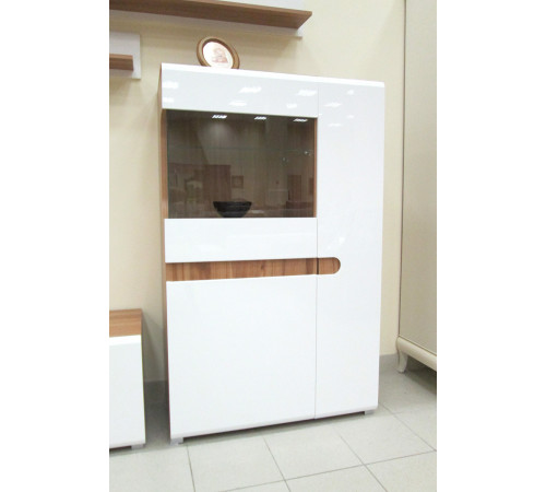 Двухстворчатый шкаф витрина Леонардо МН-026-03 белый